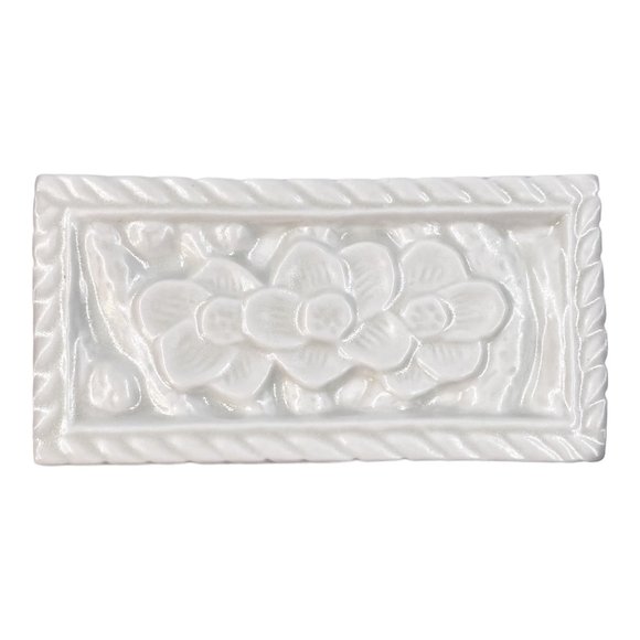 Kim Yikyung Hand-Painted Ceramic Container - Picture 3 of 9